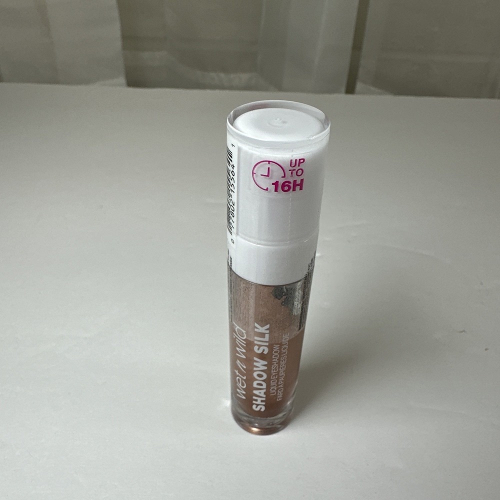 Wet n wild Shadow Silk Liquid Eyeshadow Heart Of Rose Gold‎ 1115564
